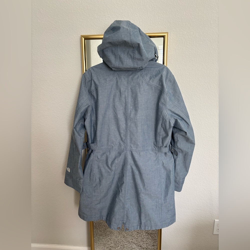 The North Face Chambray Light Blue Hooded Trench Raincoat, Size XL - Picture 2 of 2